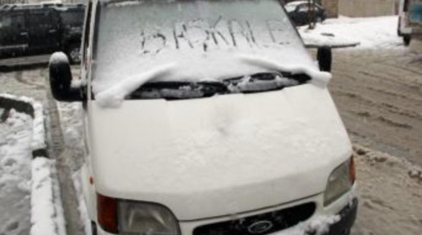 Başkale&rsquo;ye Mevsimin Ilk Karı Yağdı