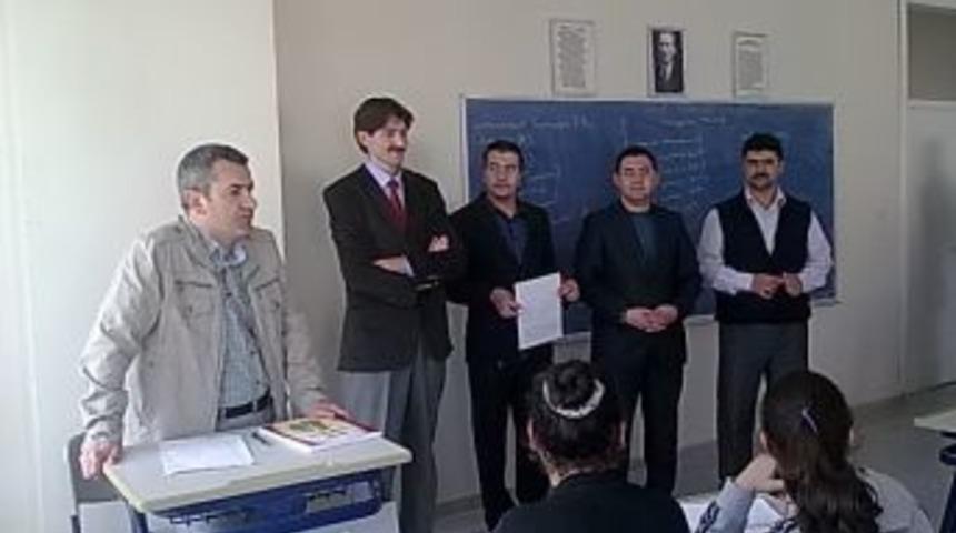 İl&ccedil;e Milli Eğitim M&uuml;d&uuml;r&uuml; AKMEK Kurslarını Ziyaret Etti