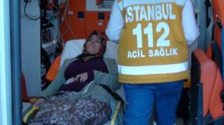 Ehliyetsiz S&uuml;r&uuml;c&uuml;, Alışveriş Yapan Kadınları Ezdi