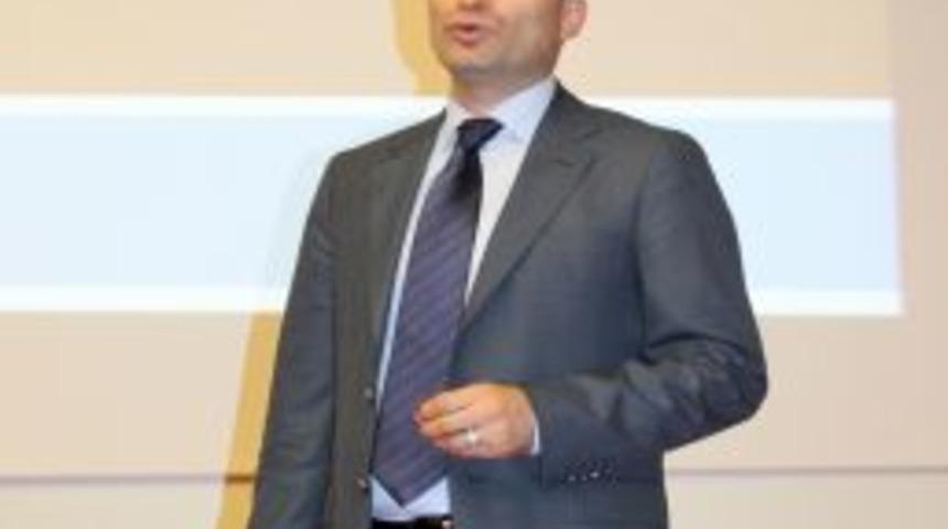 Kadın Girişimcilere 'Aile Şirketlerinin Devamlılığı' Konulu Seminer