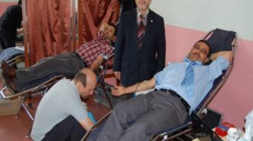 Yozgat Gazi Mustafa Kemal İmam Hatip Ortaokulu &Ouml;ğretmen Ve Velileri Kan Bağışında Bulundu