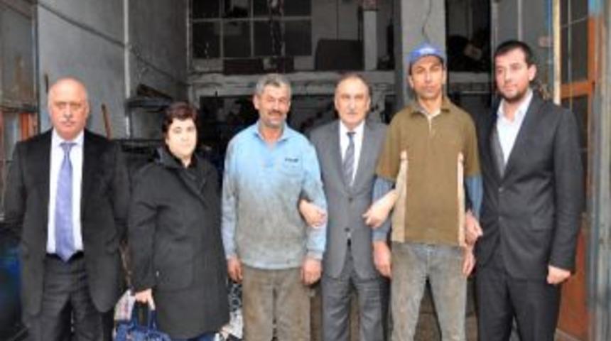 Başkan Yılmaz&rsquo;dan Depremde Oğlunu Kaybeden Babaya Ziyaret