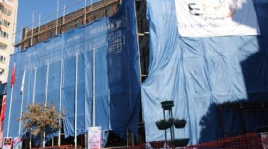 Manisa K&uuml;lt&uuml;r Sitesi'nin Dış Cephesi Yenileniyor