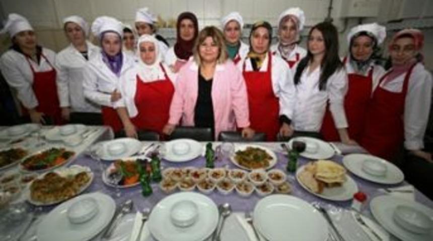 Kartal Belediyesi Aş&ccedil;ılık Okulu Devam Ediyor