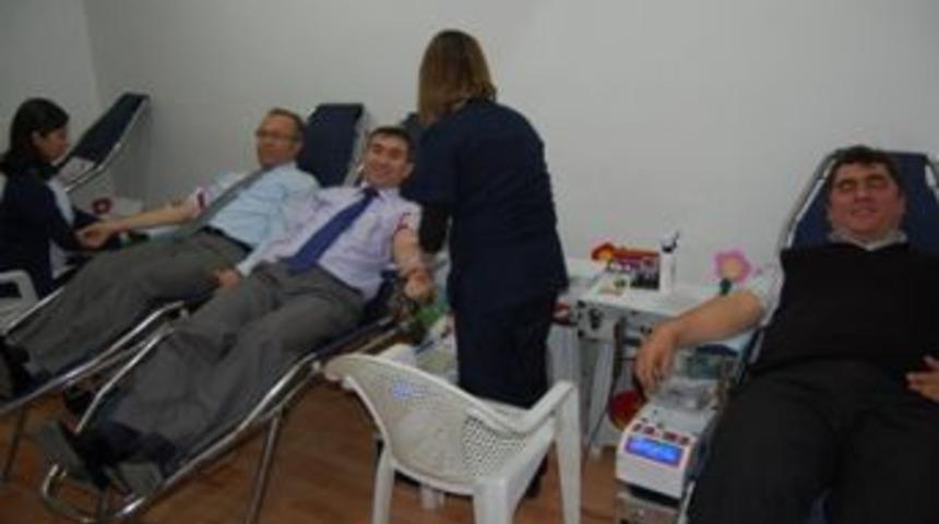 Etkinlik d&uuml;zenlediler, dikkat &ccedil;ektiler