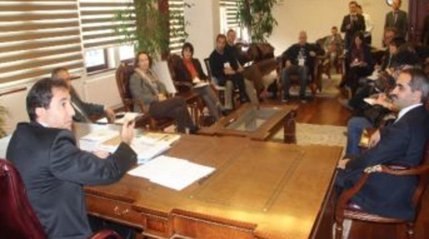 Ab&rsquo;li &Ouml;ğretmenlerden &lsquo;fatih&rsquo; Projesi İncelemesi