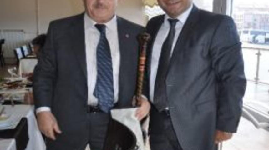 Ulaştırma Ve Denizcilik Bakan Yardımcısı Baş'a Devrek Bastonu