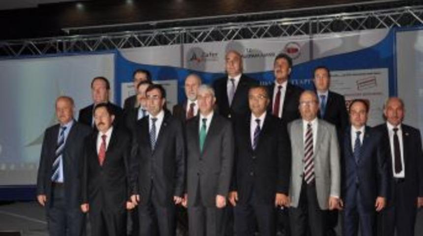 Bakan Yılmaz: T&uuml;rkiye'de G&uuml;nl&uuml;k Geliri 1 Doların Altında Fert Kalmadı