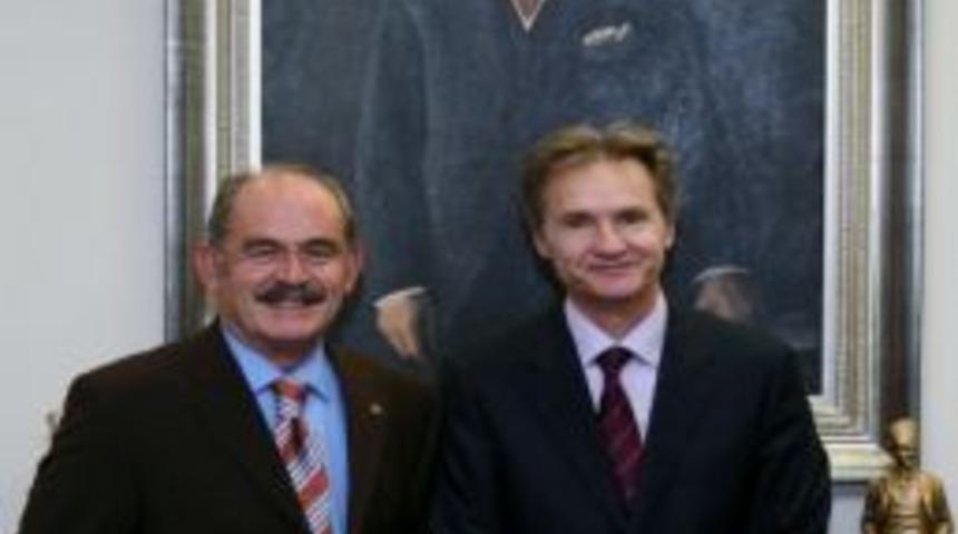 Romanya B&uuml;y&uuml;kel&ccedil;isinden B&uuml;y&uuml;kerşen&rsquo;e Ziyaret