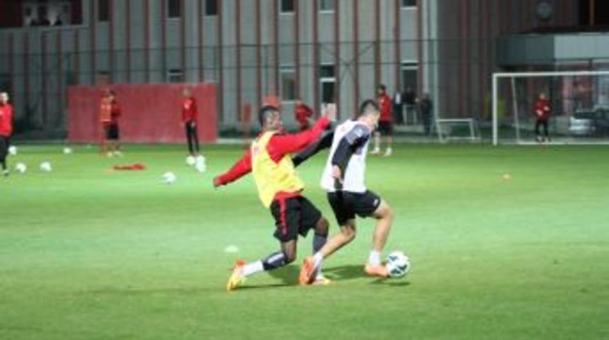 Eskişehirspor, Fenerbah&ccedil;e Ma&ccedil;ı Hazırlıklarına Başladı