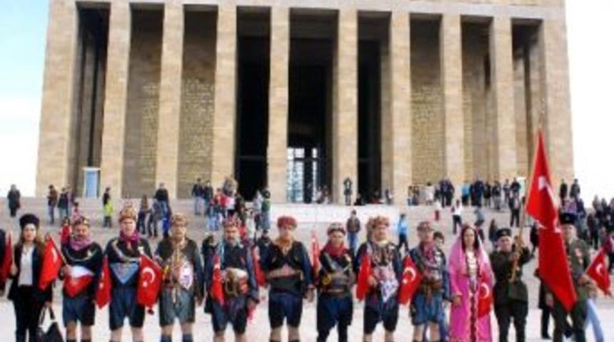 Aydın Efe&rsquo;leri Ata&rsquo;sının Huzuruna &Ccedil;ıktı