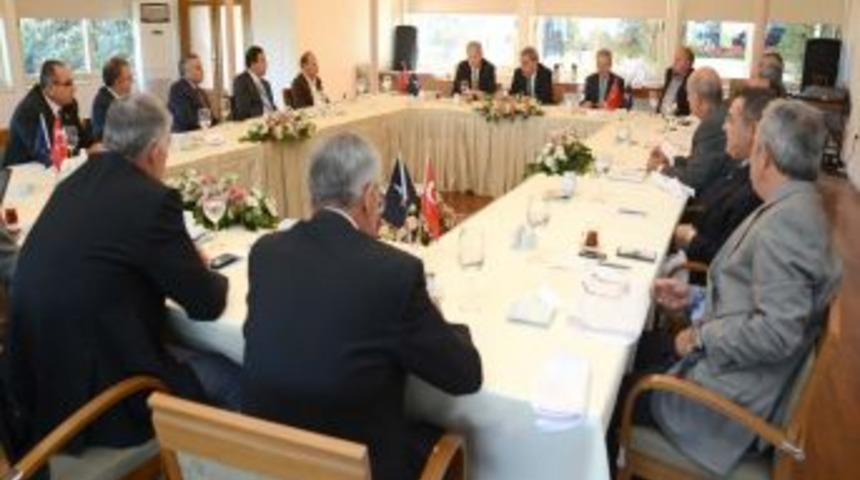 'İzmir'deki OSB&rsquo;lerde Boş Alanlar Doluncaya Kadar Teşvik Yapılsın'