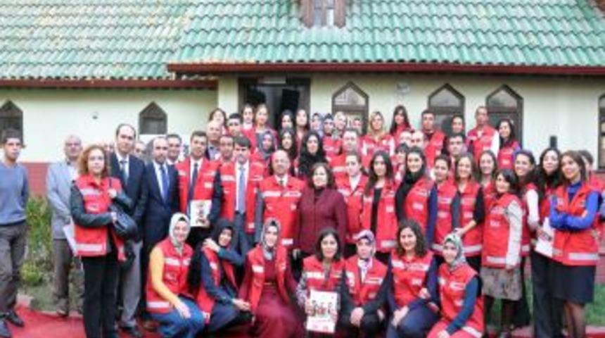 Aile Sosyal Destek Programı Kapsamında 14 Bin Ailenin Kapısını &Ccedil;alındı