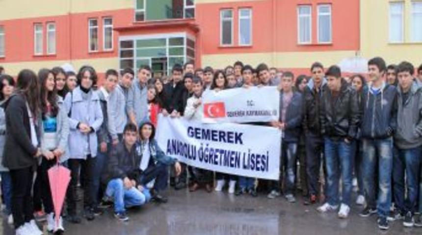 Gemerek Anadolu &Ouml;ğretmen Lisesi &Ouml;ğrencileri Sivas'ı Gezdi