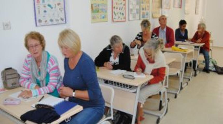 İngilizler, T&uuml;rk&ccedil;e &Ouml;ğrenmek I&ccedil;in Halk Eğitim Kursuna Gidiyor