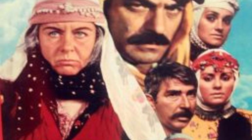 T&uuml;rk Filmlerinin Afişleri Sergileniyor