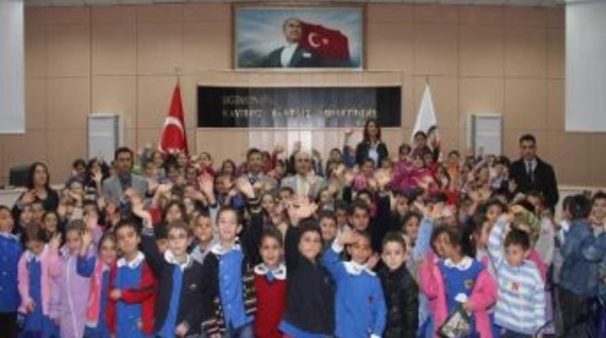 &Ouml;ğrencilerden Belediyeye Ziyaret