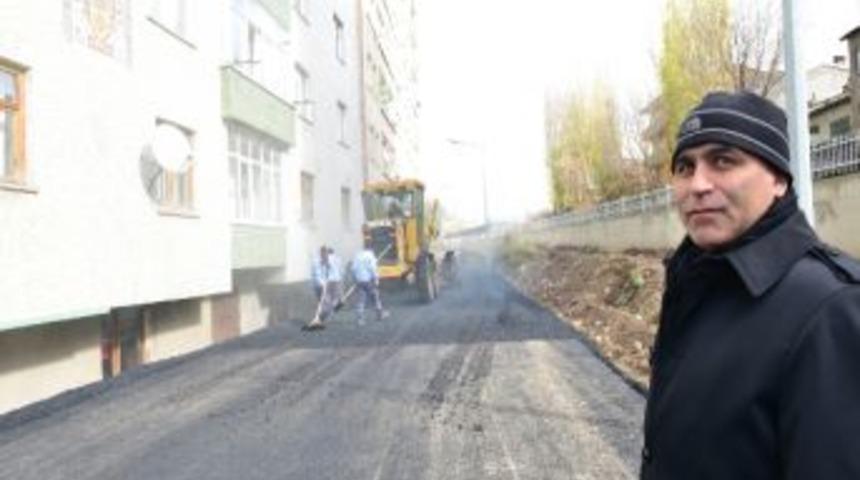 Mahallenin Hanımları İstedi, Korkut Asfalt D&ouml;kt&uuml;