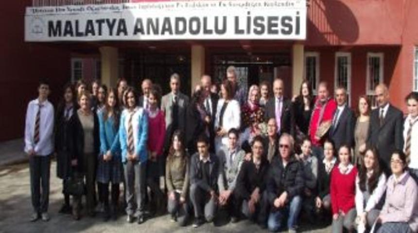 Hababam Sınıfı Oyuncuları Malatya Anadolu Lisesi'ni Ziyaret Etti