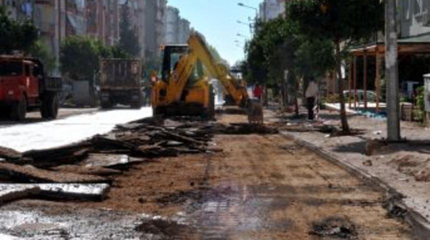 Rasih Kaplan caddesi yenileniyor