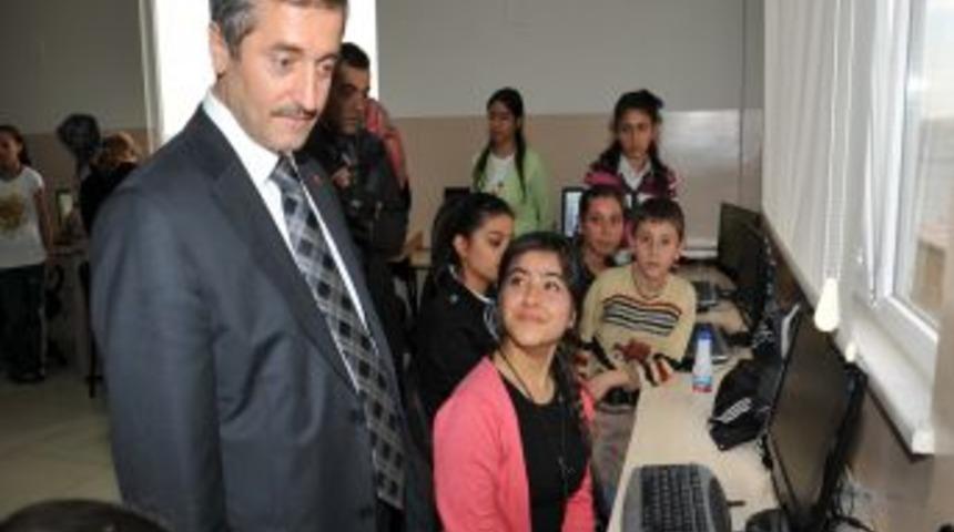Tahmazoğlu, Sosyal Tesisteki Kursiyerlerle Bir Araya Geldi
