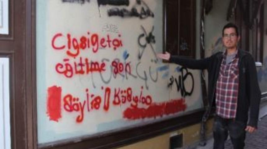 Ev Sahiplerini Bıktıran Duvar Yazıları