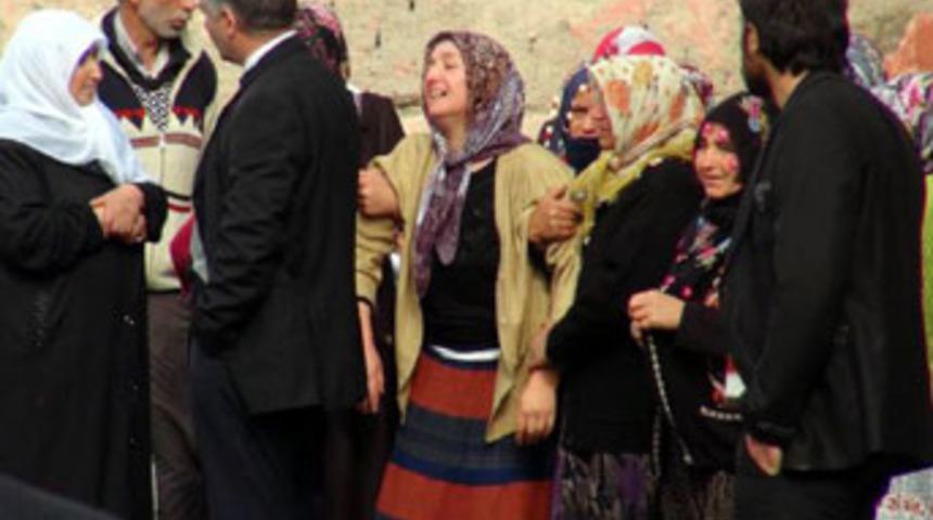 Baba dehşet sa&ccedil;tı: 2 &ouml;l&uuml;