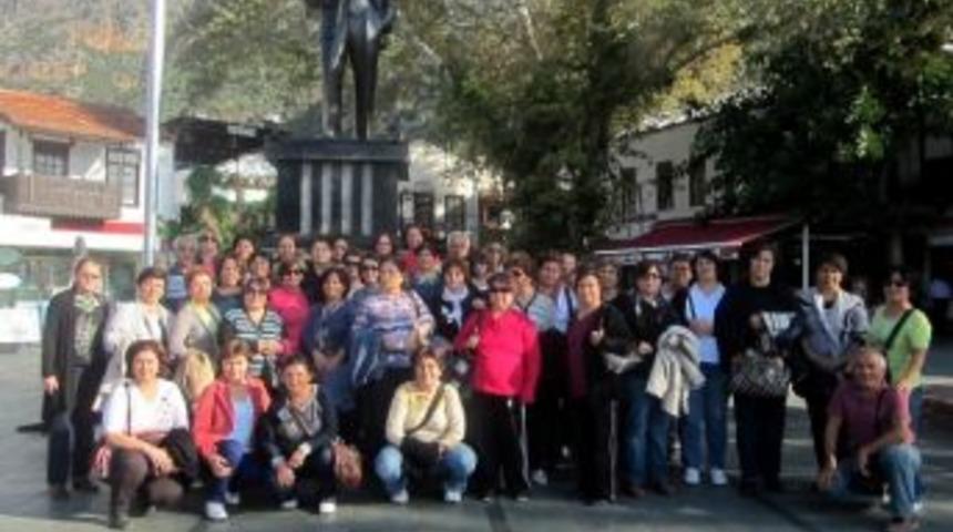Chp'li Kadınlar Antalya Gezisine Gitti