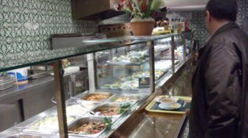 &Uuml;lker'in Emin&ouml;n&uuml;'ndeki Lokantası G&uuml;nde Bin 500 M&uuml;şteri Ağırlıyor