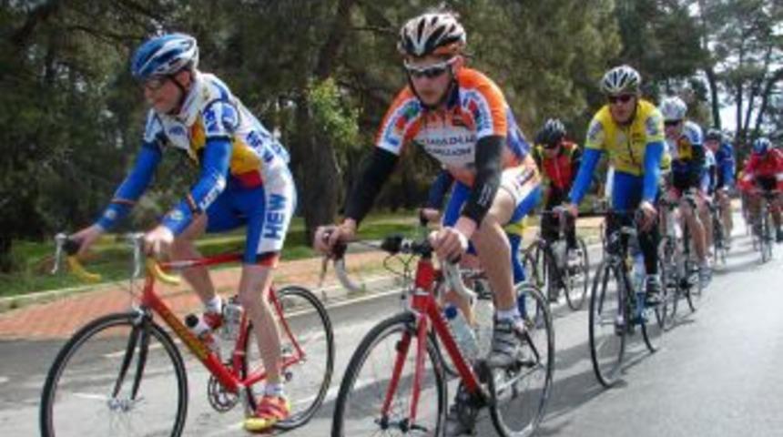 Avrupada Yolları Kar Kaplayınca Bisiklet&ccedil;iler Pedal &Ccedil;evirmeye Antalya'ya Geliyor