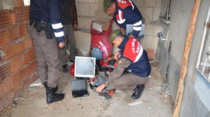 Bek&ccedil;ilik I&ccedil;in Başvurduğu &Ccedil;iftliği Soydu