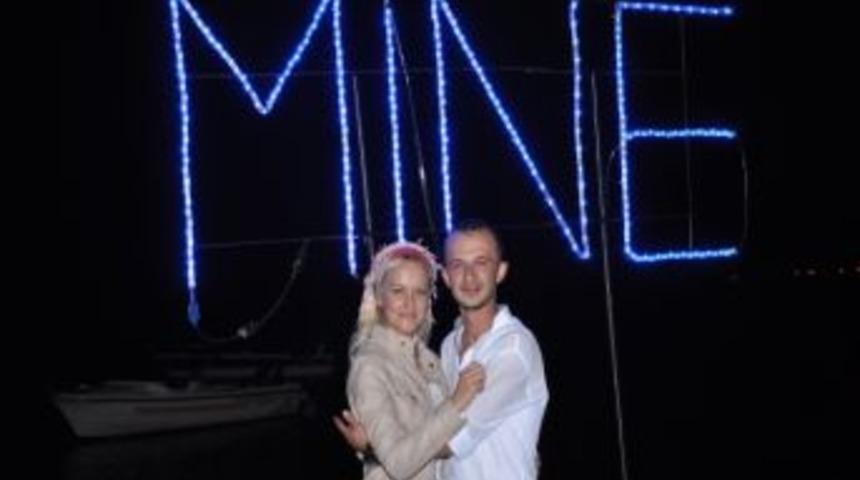 Havai Fişekli Evlenme Teklifi