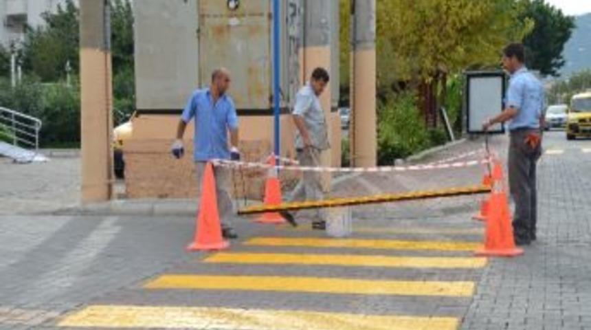 Marmaris'te Yollar G&uuml;venli Hale Getiriliyor