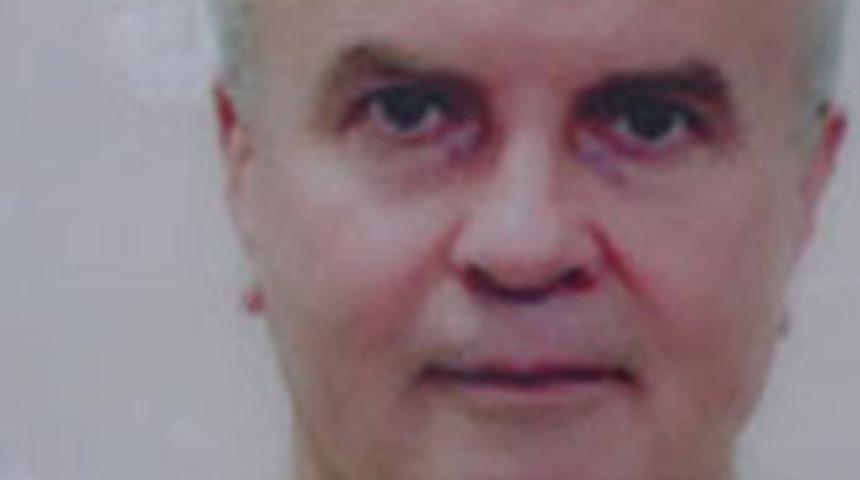 Fizik &ouml;ğretmeninin sır intiharı