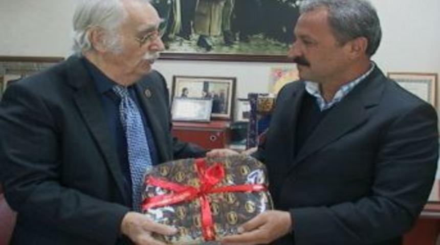 Sanat&ccedil;ı Eşref Kol&ccedil;ak, Esob Ve Eskkk'yı Ziyaret Etti