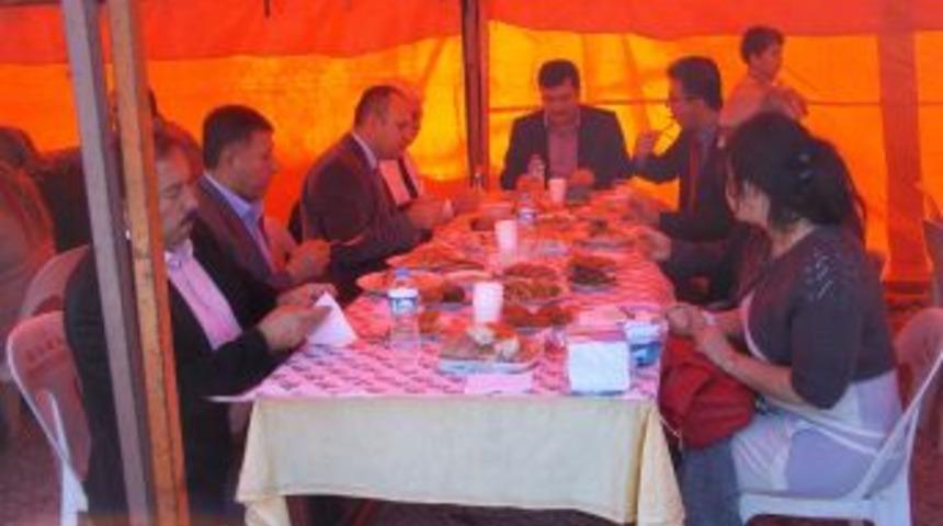 Ersinli Kadınlar H&uuml;nerlerini &Ouml;ğrenciler I&ccedil;in Sergiledi