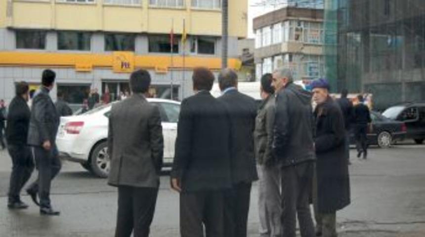 Tatvan&rsquo;da 50 Kişinin Karıştığı Kavgada 6 Kişi Yaralandı