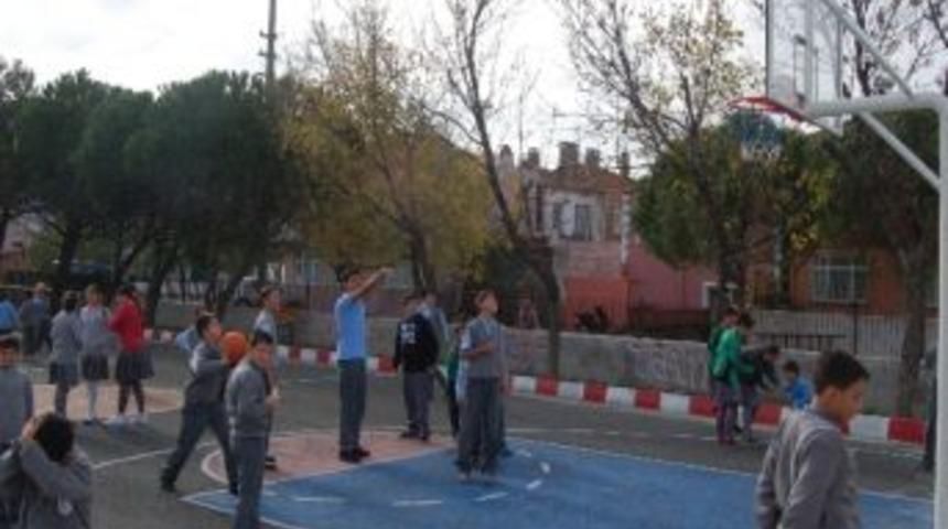 &Ouml;ğrenciler Basketbolla Stres Atıyor