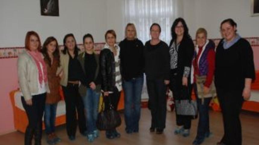 Bolu&rsquo;da Bayan Gazetecilerden &Ouml;ğrencilere Destek