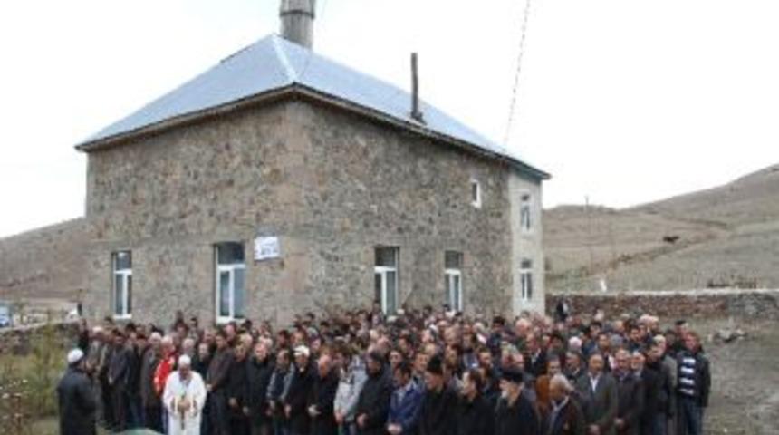 İstanbul&rsquo;dan Getirilen Cenaze Ardahan&rsquo;da Toprağa Verildi