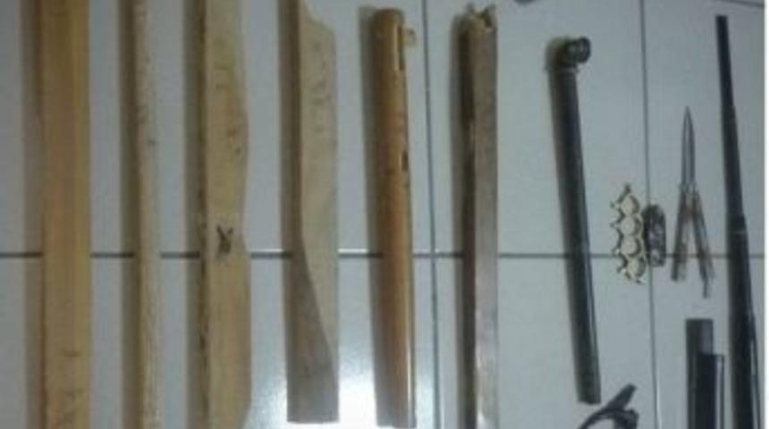 Karşıt G&ouml;r&uuml;şl&uuml; Grupların Kavgasıyla Ilgili 13 Kişi Tutuklandı