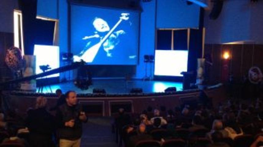 Neşet Ertaş&rsquo;a Saygı Gecesi D&uuml;zenlendi