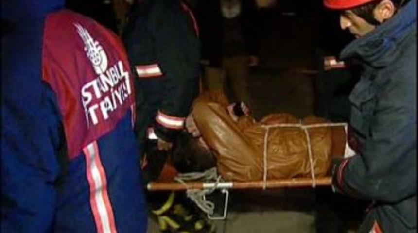 İtfaiye Zorluklar Içersinde Genci Düştüğü Dereden Kurtardı