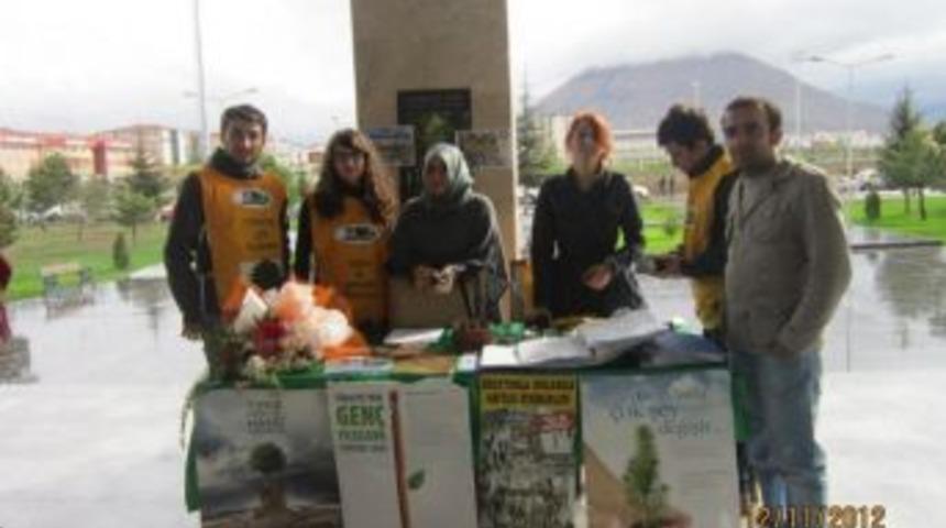 Gen&ccedil; Tema Yeşil Standı Er&uuml; Merkez Kamp&uuml;ste A&ccedil;ıldı