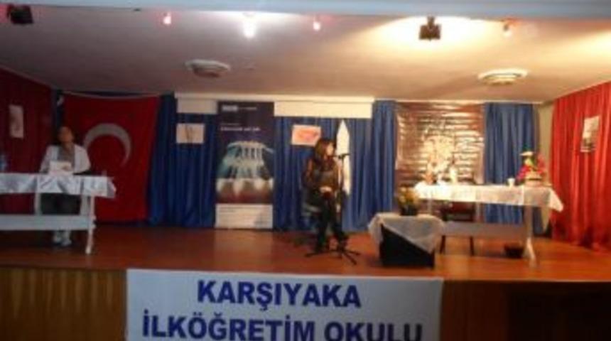 Karşıyaka İ&Ouml;O tiyatto oyunu sergiledi