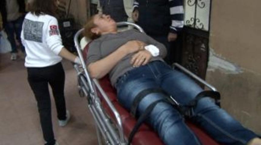 Hem &Ccedil;antasını Gasp Etti Hem Bı&ccedil;akladı