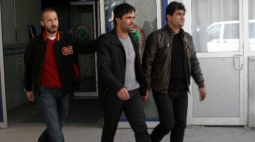 Ka&ccedil;ak Sigara Ve Sahte Paraya 15 G&ouml;zaltı