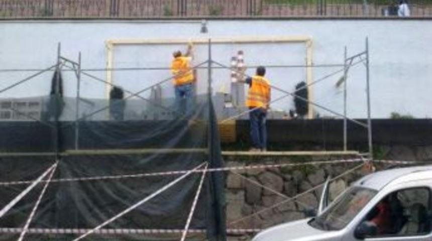 İzmit'te R&ouml;lyefler Tamir Ediliyor