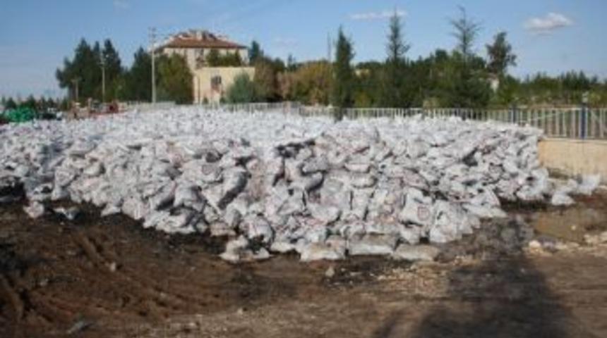 Harran'da Bin Aileye K&ouml;m&uuml;r Yardımı Yapıldı