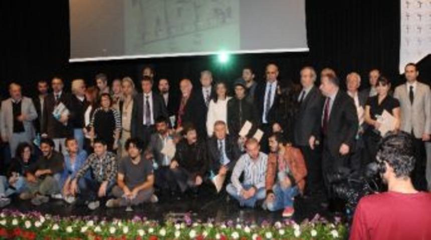 Kısa-ca &Ouml;d&uuml;lleri Sahiplerini Buldu